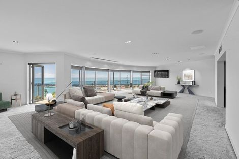 Photo of property in 18 Roy Terrace, Moturoa, New Plymouth, 4310