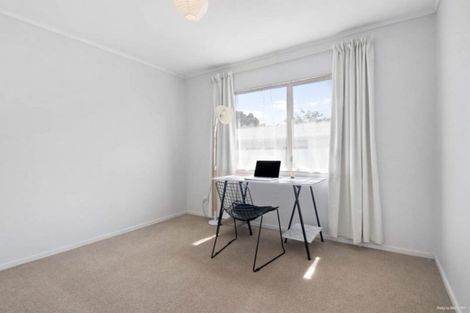 Photo of property in 118b Colwill Road, Massey, Auckland, 0614