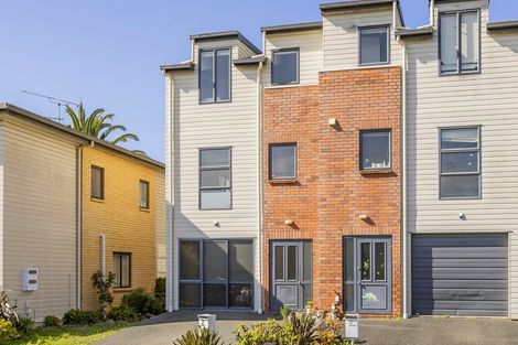 Photo of property in 7 Barnea Circle, Glen Eden, Auckland, 0602