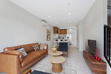 Photo of property in 4 Rauriki Lane, Rosehill, Papakura, 2113