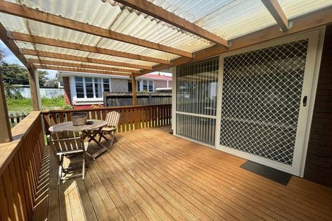 Photo of property in 25 Astley Avenue, New Lynn, Auckland, 0600