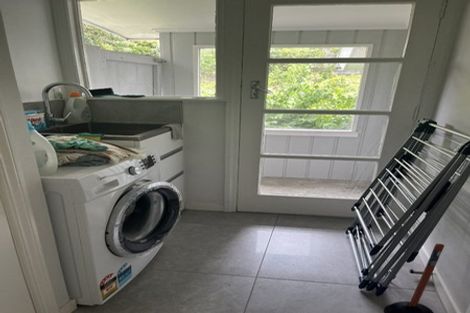 Photo of property in 98 Matipo Road, Mairangi Bay, Auckland, 0630