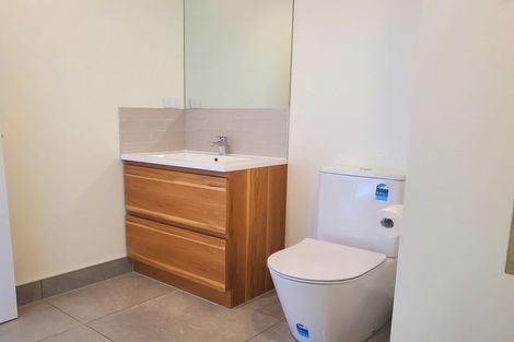 Photo of property in 36 Barbados Drive, Unsworth Heights, Auckland, 0632