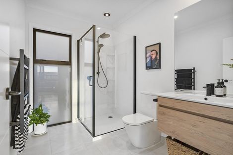 Photo of property in 8 Manaia Place, Papamoa, 3118