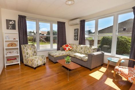 Photo of property in 165 Castor Crescent, Cannons Creek, Porirua, 5024