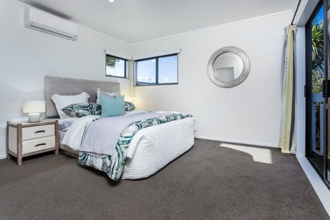 Photo of property in 6 Tokay Place, Huapai, Kumeu, 0810