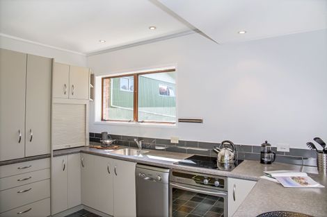 Photo of property in 2/36 Greendale Spur, Glenfield, Auckland, 0629