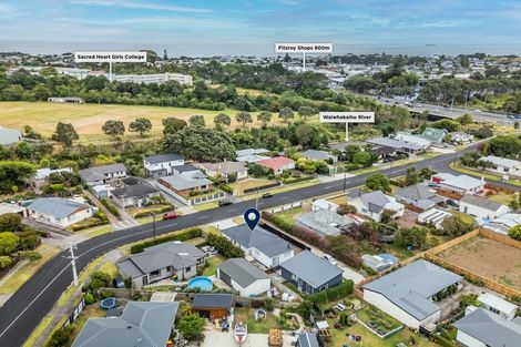 Photo of property in 15a Queens Road, Glen Avon, New Plymouth, 4312