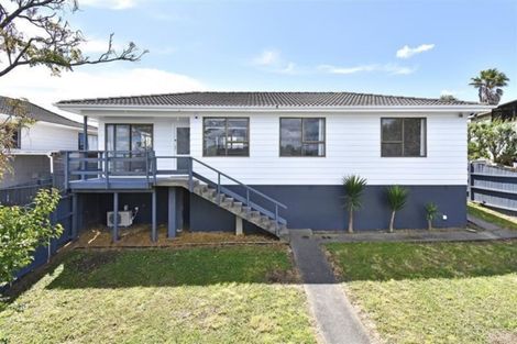 Photo of property in 10 Massine Place, Randwick Park, Auckland, 2105