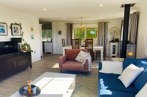 Photo of property in 39 Emlyn Place, Torbay, Auckland, 0630