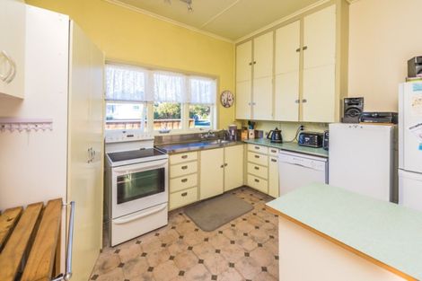 Photo of property in 2 Glasgow Street, Takaro, Palmerston North, 4412