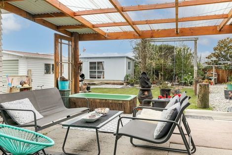 Photo of property in 5 Webb Street, Westport, 7825