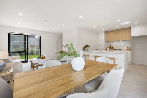 Photo of property in 55 Parkmore Drive, Rosehill, Papakura, 2113