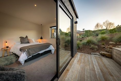 Photo of property in 17 Kapuka Lane, Wanaka, 9305