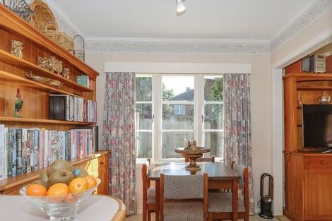 Photo of property in 9 Ayrton Street, Te Atatu South, Auckland, 0610