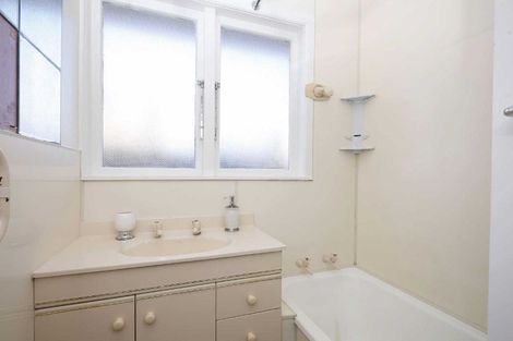 Photo of property in 28 Morris Road, Hillcrest, Hamilton, 3216