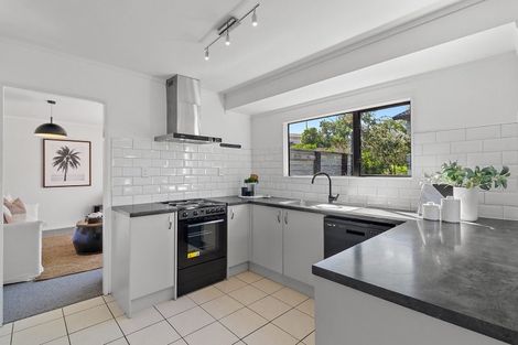 Photo of property in 64 Vintage Drive, Henderson, Auckland, 0612