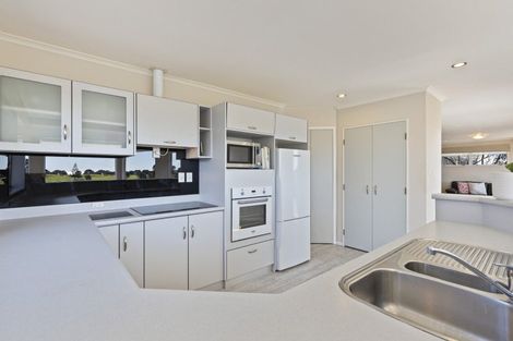 Photo of property in 2/13 Chatswood Grove, Fitzroy, New Plymouth, 4312