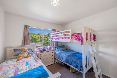 Photo of property in 1/11 Atlantis Place, Totara Vale, Auckland, 0629