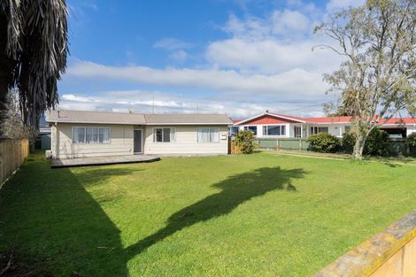 Photo of property in 4 Roslyn Road, Levin, 5510