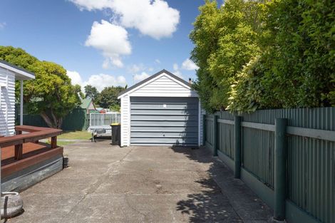 Photo of property in 21 Chamberlain Street, Dannevirke, 4930