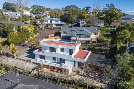 Photo of property in 29 Tenbless Court, Unsworth Heights, Auckland, 0632