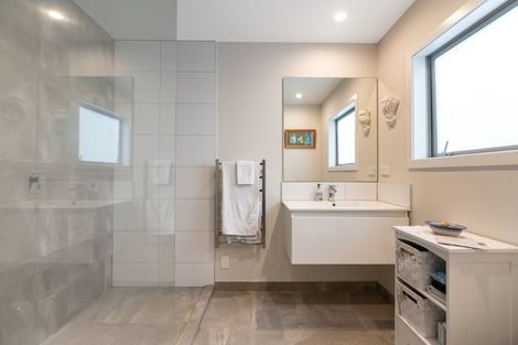 Photo of property in 1037 Papamoa Beach Road, Papamoa Beach, Papamoa, 3118