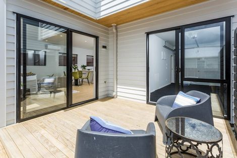 Photo of property in 76b Bond Crescent, Forrest Hill, Auckland, 0620