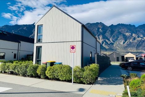 Photo of property in 7 Crossfall Lane, Jacks Point, 9371