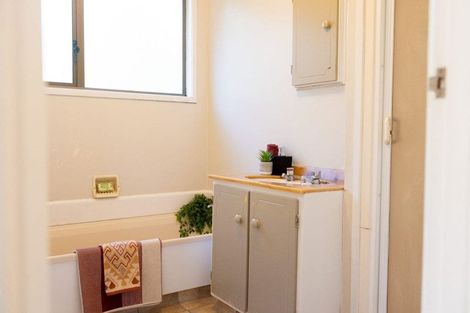 Photo of property in 17 Matipo Crescent, Pukete, Hamilton, 3200