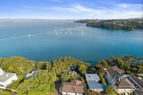 Photo of property in 36 Queen Street, Northcote Point, Auckland, 0627