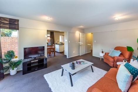 Photo of property in 11a Galway Avenue, Bryndwr, Christchurch, 8052