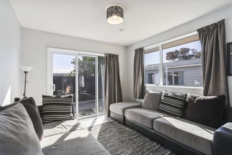 Photo of property in 2/74 Shands Road, Hornby South, Christchurch, 8042