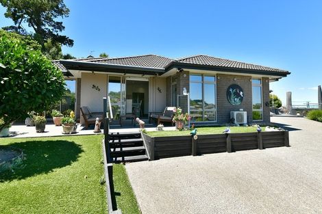 Photo of property in 25 Waldorf Crescent, Orewa, 0931