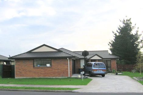 Photo of property in 16 Woodbank Drive, Glen Eden, Auckland, 0602