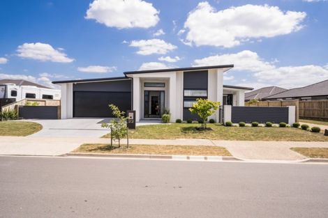 Photo of property in 22 Kahuparere Crescent, Pyes Pa, Tauranga, 3112