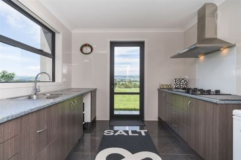 Photo of property in 34 Rodeo Drive, Kelvin Grove, Palmerston North, 4414