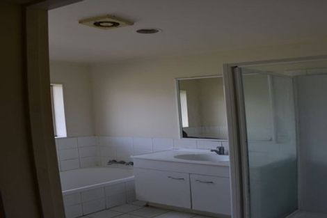 Photo of property in 9/43 Fruitvale Road, New Lynn, Auckland, 0600