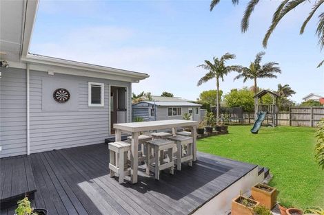 Photo of property in 253 Rangatira Road, Beach Haven, Auckland, 0626