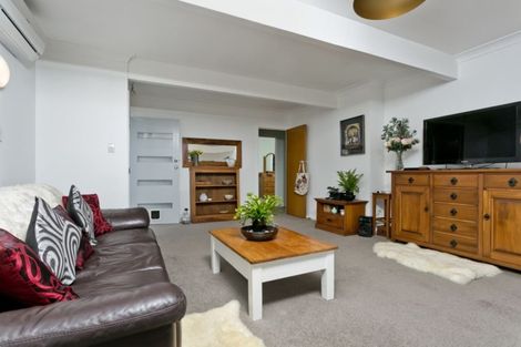 Photo of property in 1/4 Lynn Road, Bayview, Auckland, 0629