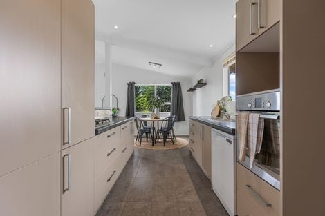 Photo of property in 24 Kaitemako Road, Welcome Bay, Tauranga, 3112
