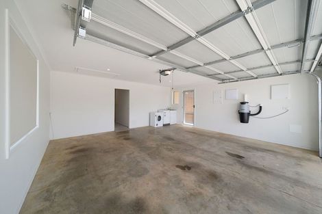 Photo of property in 12 Regis Park Drive, Pukekohe, 2120