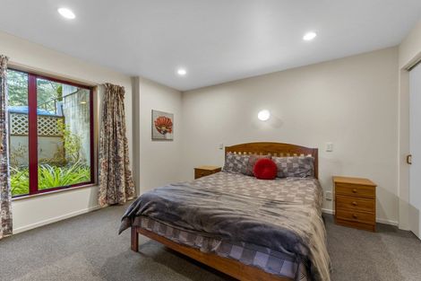 Photo of property in 22a Evergreen Place, Sunshine Bay, Queenstown, 9300