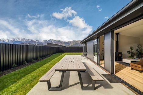 Photo of property in 27 Dunn Street, Lake Hawea, 9382