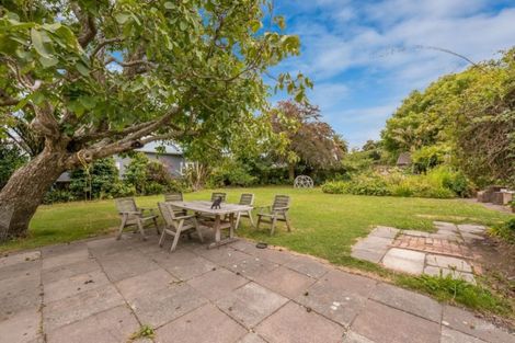 Photo of property in 17 Nikau Grove, Woburn, Lower Hutt, 5010