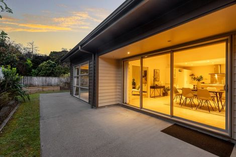 Photo of property in 5 The Pier, Whitby, Porirua, 5024