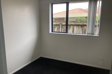 Photo of property in 10 Waldos Way, Mangere, Auckland, 2022