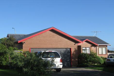 Photo of property in 17 Westridge, Camborne, Porirua, 5026