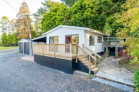 Photo of property in 65 Annett Road, Kumeu, 0891