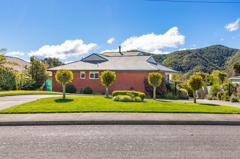 Photo of property in 5 Moana View Road, Waikawa, Picton, 7220